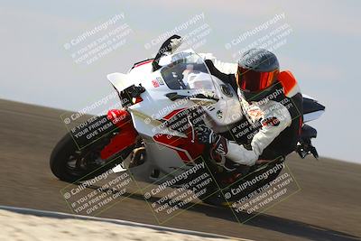 media/Nov-02-2025-Lets Ride (Sun) [[f7a3caa734]]/B Group/1120am (Turn 2 Inside)/